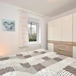 Lindenbuschen 1 3 * Kellenhusen